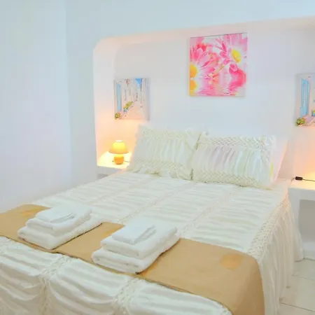Victoria Apartement-loft With Amazing Sea View In Port Adámasz